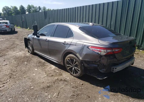 2018 Toyota Camry L z USA, uszkodzony, nr VIN 4T1B11HK3JU152653